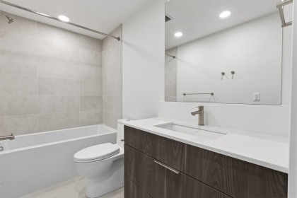 Photo 14 at 305 - 3590 W 39th Avenue, Dunbar, Vancouver West