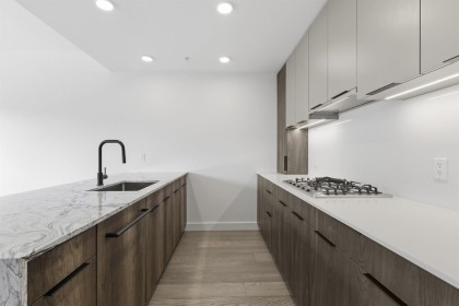 Photo 2 at 306 - 3590 W 39th Avenue, Dunbar, Vancouver West