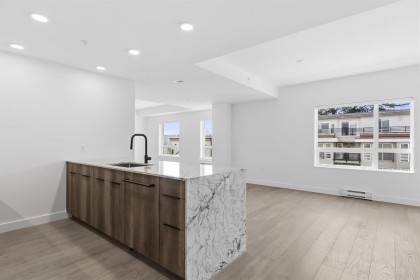 Photo 3 at 309 - 3590 W 39th Avenue, Dunbar, Vancouver West