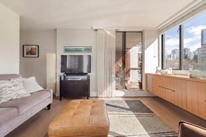 Photo 7 at 406 - 1740 Comox Street, West End VW, Vancouver West