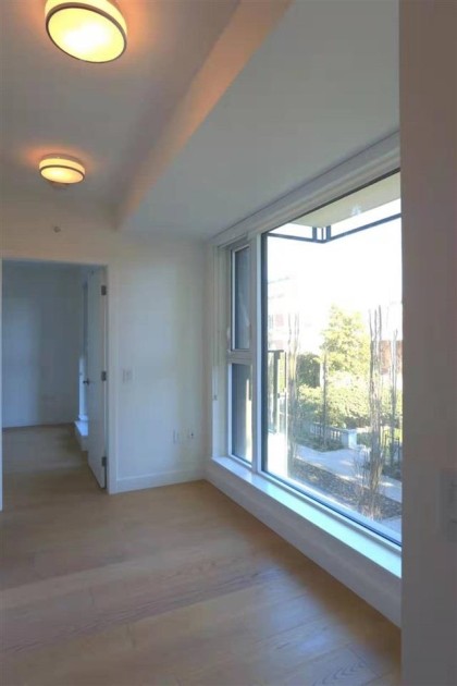 Photo 8 at 608 - 1561 W 57th Avenue, South Granville, Vancouver West