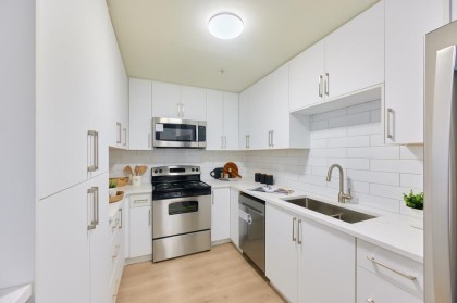 Photo 10 at 313 - 855 W 16th Street, Mosquito Creek, North Vancouver