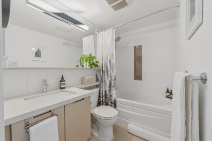 Photo 16 at 1707 - 1082 Seymour Street, Downtown VW, Vancouver West