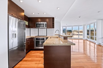 Photo 4 at 404 - 1690 W 8th Avenue, Fairview VW, Vancouver West