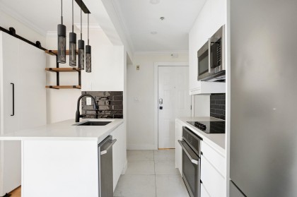 Photo 6 at 213 - 1940 Barclay Street, West End VW, Vancouver West