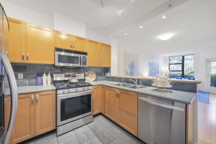 Photo 12 at 110 - 2263 Redbud Lane, Kitsilano, Vancouver West