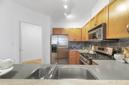 Photo 14 at 110 - 2263 Redbud Lane, Kitsilano, Vancouver West