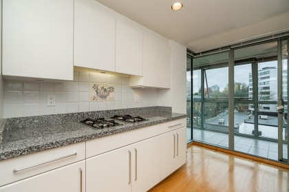 Photo 4 at 602 - 1550 W 15th Avenue, Fairview VW, Vancouver West