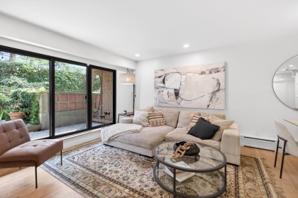 Photo 2 at 108 - 1424 Walnut Street, Kitsilano, Vancouver West