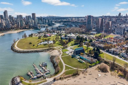 Photo 36 at 108 - 1424 Walnut Street, Kitsilano, Vancouver West