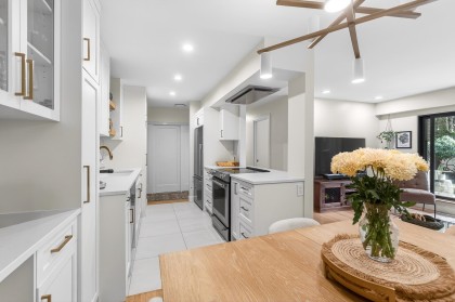 Photo 9 at 108 - 1424 Walnut Street, Kitsilano, Vancouver West