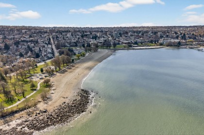 Photo 34 at 108 - 1424 Walnut Street, Kitsilano, Vancouver West