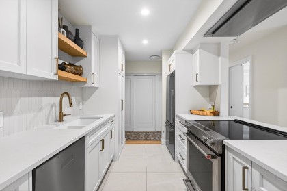 Photo 11 at 108 - 1424 Walnut Street, Kitsilano, Vancouver West