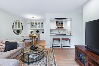 Photo 4 at 108 - 1424 Walnut Street, Kitsilano, Vancouver West