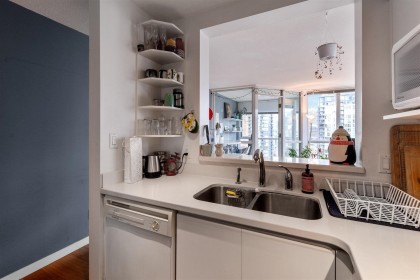 Photo 10 at 2203 - 1188 Richards Street, Yaletown, Vancouver West