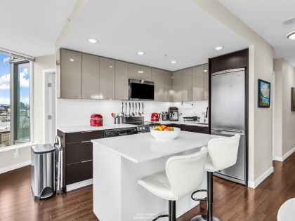 Photo 5 at 704 - 445 W 2nd Avenue, False Creek, Vancouver West