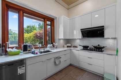 Photo 9 at 1155 W 54th Avenue, South Granville, Vancouver West