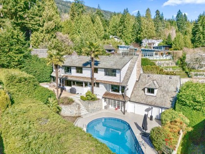 Photo 2 at 3047 Spencer Close, Altamont, West Vancouver