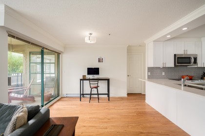 Photo 7 at 205 - 3788 W 8th Avenue, Point Grey, Vancouver West