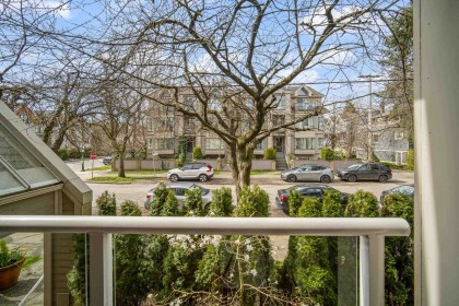 Photo 6 at 204 - 3168 Laurel Street, Fairview VW, Vancouver West