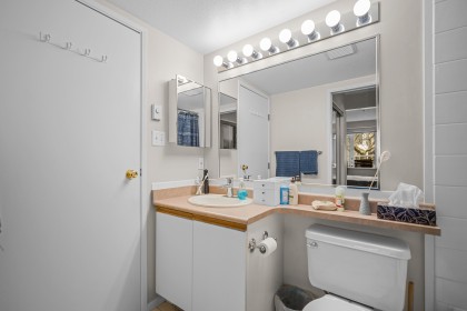 Photo 16 at 204 - 3168 Laurel Street, Fairview VW, Vancouver West