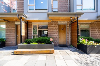 Photo 3 at 5518 Oak Street, Cambie, Vancouver West