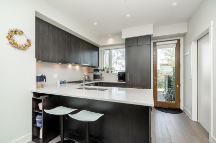 Photo 8 at 5518 Oak Street, Cambie, Vancouver West