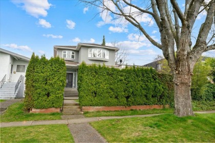 Photo 2 at 817 W 60th Avenue, Marpole, Vancouver West