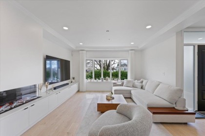 Photo 7 at 817 W 60th Avenue, Marpole, Vancouver West