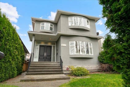 Photo 1 at 817 W 60th Avenue, Marpole, Vancouver West