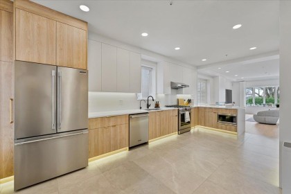 Photo 15 at 817 W 60th Avenue, Marpole, Vancouver West