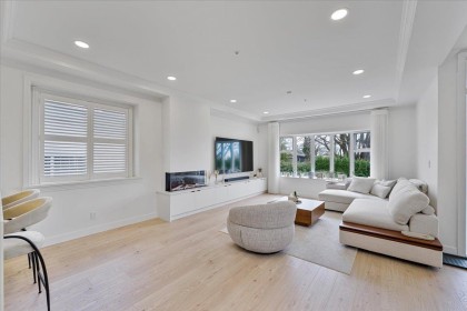 Photo 8 at 817 W 60th Avenue, Marpole, Vancouver West