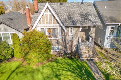 Photo 2 at 2861 W 15th Avenue, Kitsilano, Vancouver West