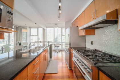 Photo 6 at 1906 - 1077 Marinaside Crescent, Yaletown, Vancouver West