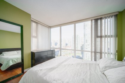 Photo 13 at 1906 - 1077 Marinaside Crescent, Yaletown, Vancouver West