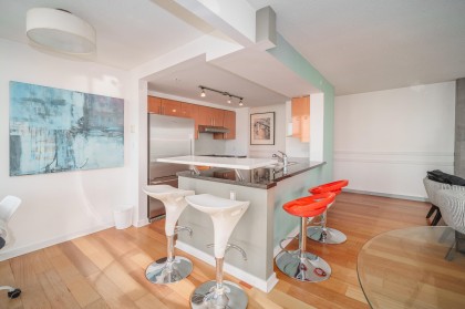 Photo 3 at 1906 - 1077 Marinaside Crescent, Yaletown, Vancouver West