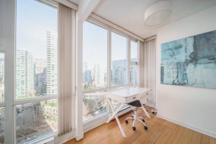 Photo 5 at 1906 - 1077 Marinaside Crescent, Yaletown, Vancouver West