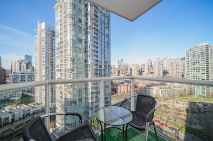 Photo 11 at 1906 - 1077 Marinaside Crescent, Yaletown, Vancouver West