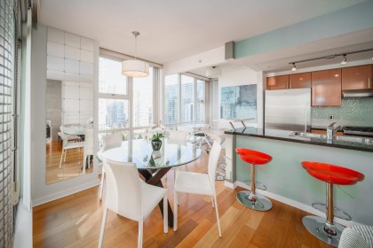 Photo 4 at 1906 - 1077 Marinaside Crescent, Yaletown, Vancouver West