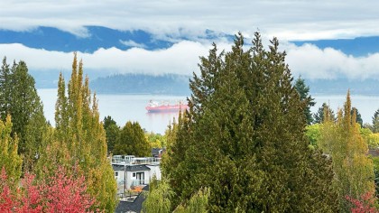 Photo 12 at 10 - 2575 Tolmie Street, Point Grey, Vancouver West