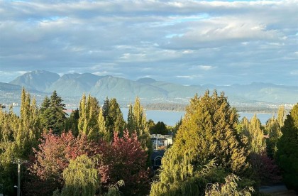 Photo 14 at 10 - 2575 Tolmie Street, Point Grey, Vancouver West