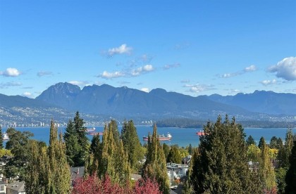 Photo 15 at 10 - 2575 Tolmie Street, Point Grey, Vancouver West