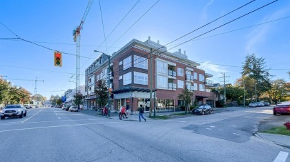 Photo 1 at 306 - 2008 Bayswater Street, Kitsilano, Vancouver West