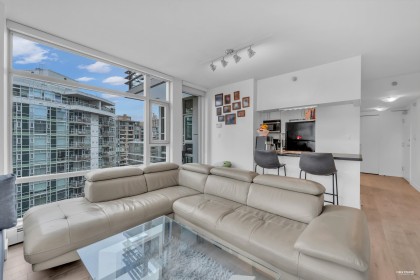 Photo 6 at 1506 - 1199 Marinaside Crescent, Yaletown, Vancouver West