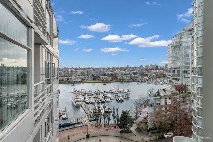 Photo 13 at 1506 - 1199 Marinaside Crescent, Yaletown, Vancouver West