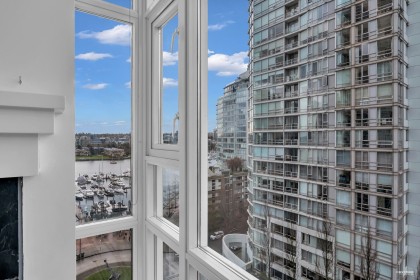Photo 12 at 1506 - 1199 Marinaside Crescent, Yaletown, Vancouver West