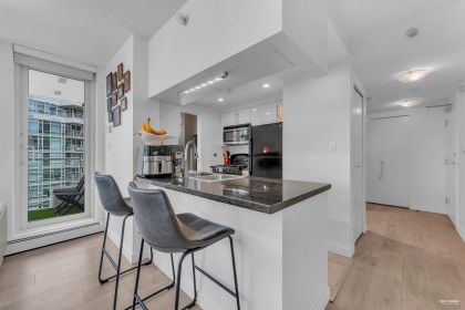 Photo 15 at 1506 - 1199 Marinaside Crescent, Yaletown, Vancouver West