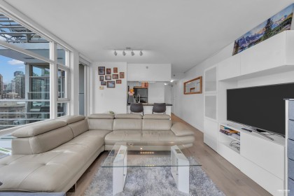 Photo 8 at 1506 - 1199 Marinaside Crescent, Yaletown, Vancouver West