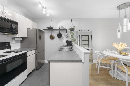 Photo 4 at 2803 - 939 Homer Street, Yaletown, Vancouver West