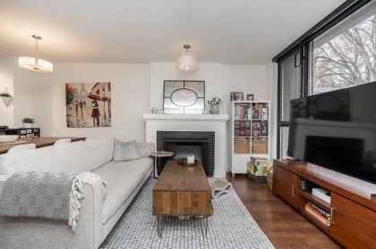 Photo 2 at 502 - 2036 W 10th Avenue, Kitsilano, Vancouver West